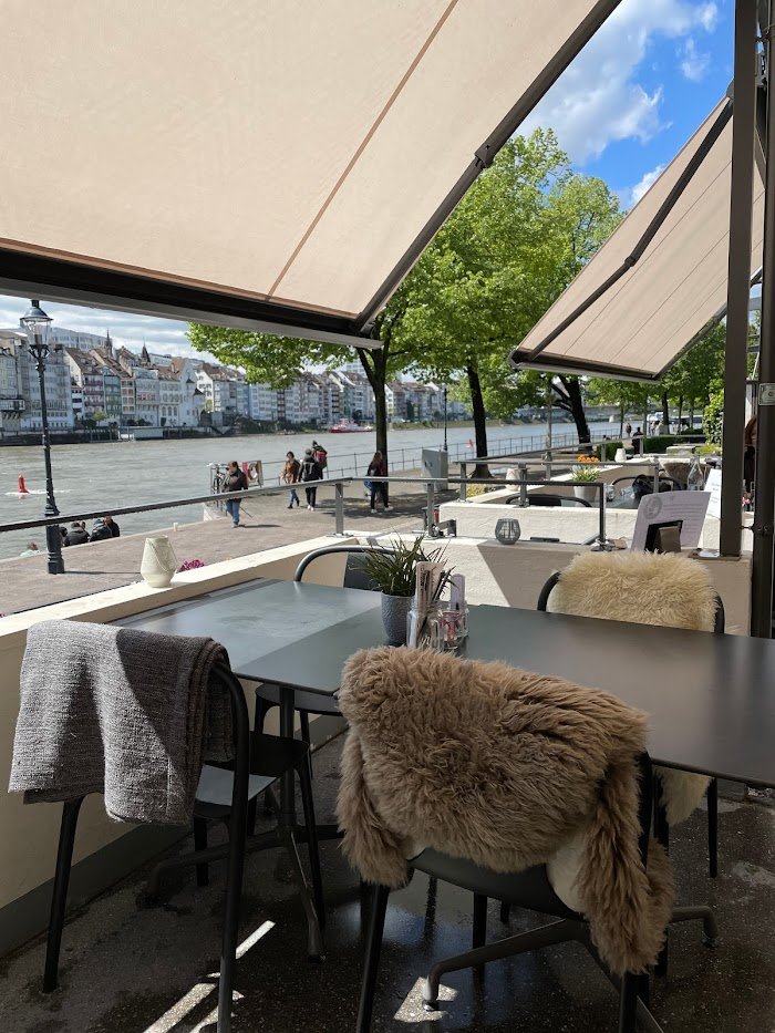 Ufer7 Basel Restoranı: Lezzet ve Manzaranın Buluştuğu Nokta