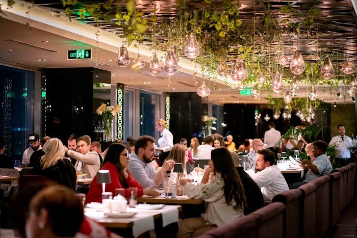 18Loungerestaurant: Lezzet ve Rahatlık Buluşma Noktası